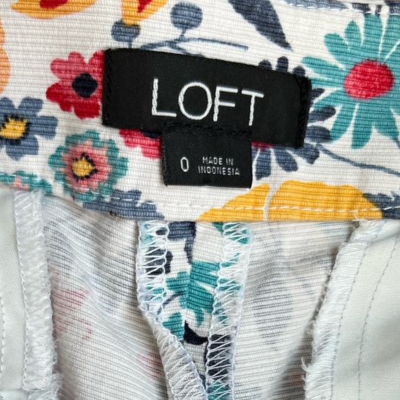 Loft Floral Pattern cotton 4 inch shorts size 0 (1167) - Picture 3 of 5